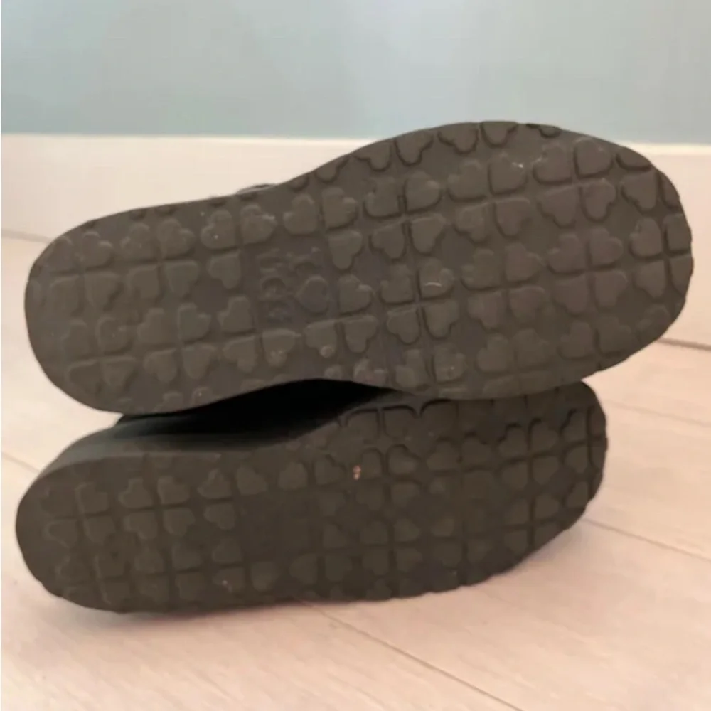 UGG black & sequin skulls I ❤️ Kisses tall boots sz 8 - Picture 6 of 9